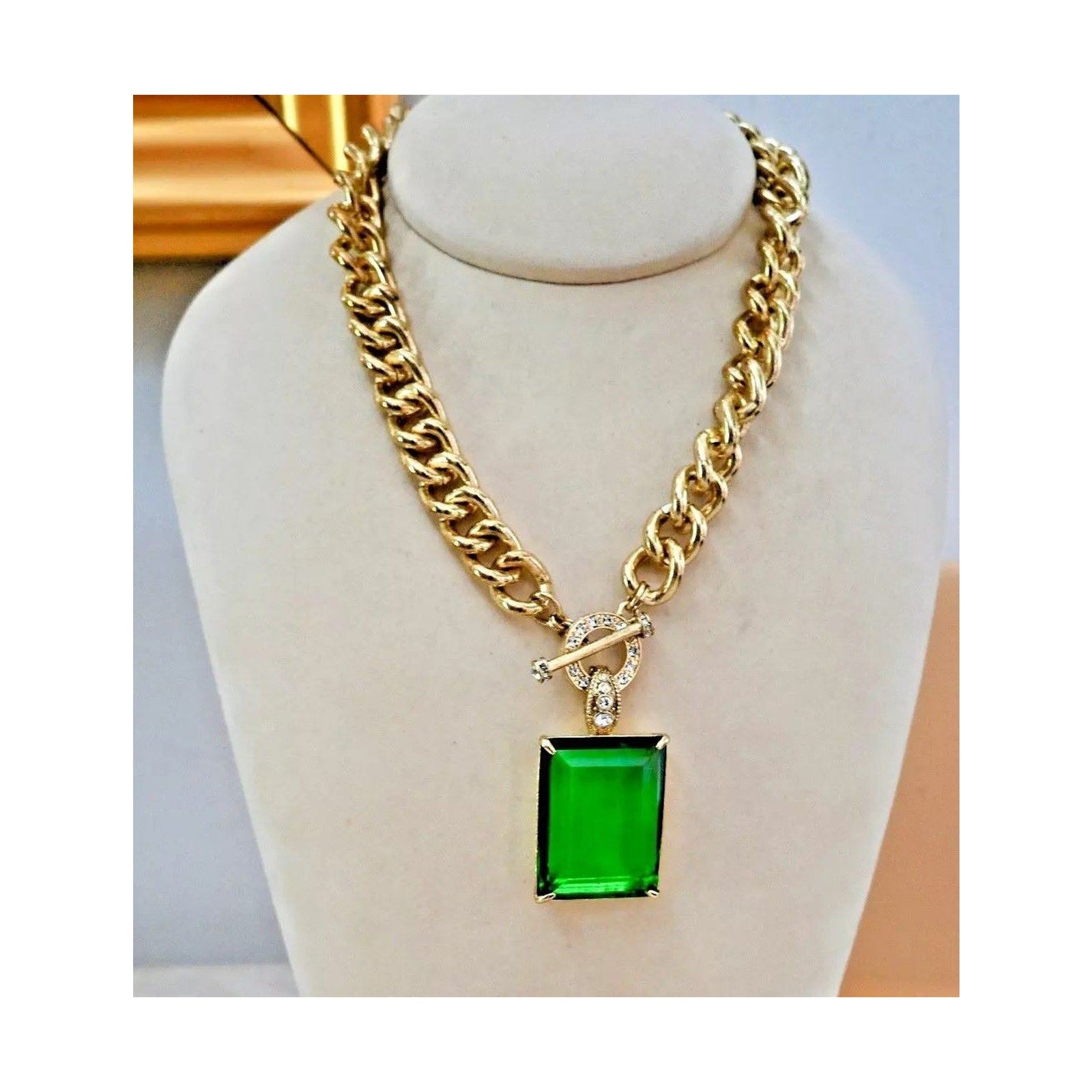 NEW - HEIDI DAUS Hot Rocks Erinite Green Enhancer Necklace Crystal Omega